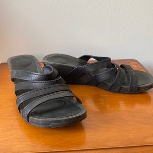 Teva 4 strap wedge heel black